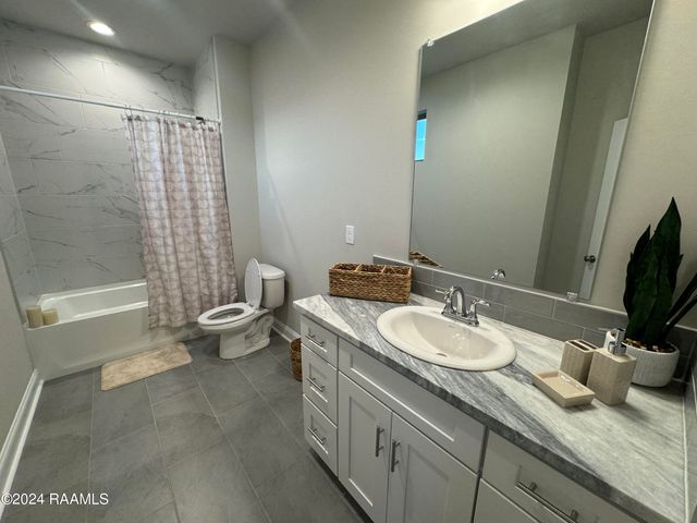 125 Gadwall Drive, Youngsville, LA 70592