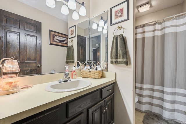 4804 N Camelot Drive, Muncie, IN 47304