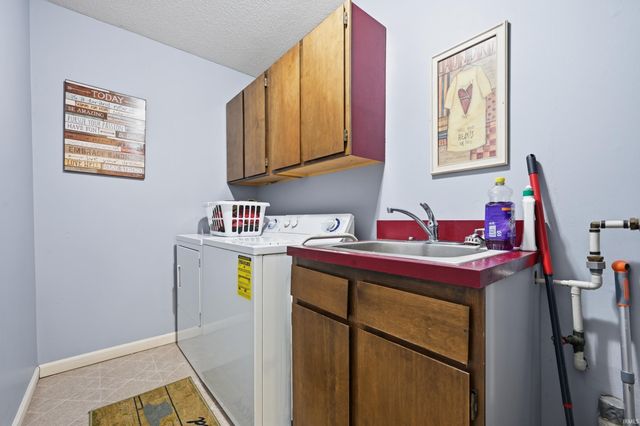 4804 N Camelot Drive, Muncie, IN 47304