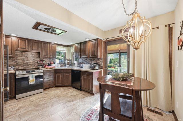 4804 N Camelot Drive, Muncie, IN 47304