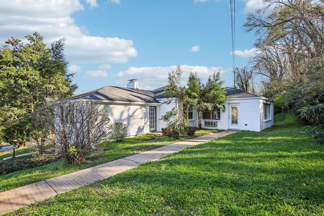 114 Fairview Dr, Mount Pleasant, TN 38474