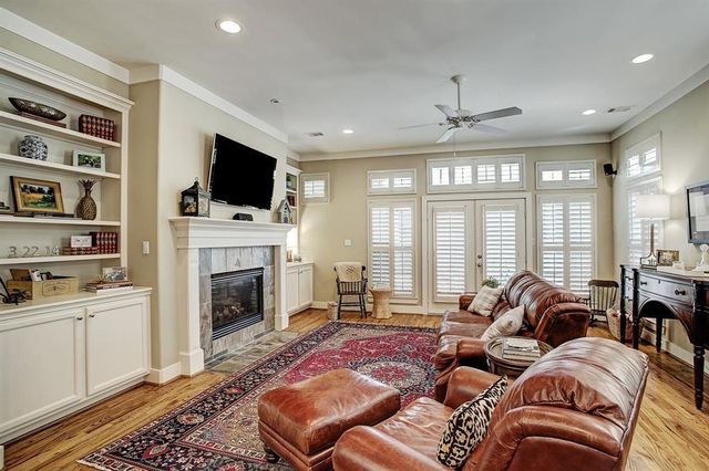 246 Detering Street, Houston, TX 77007