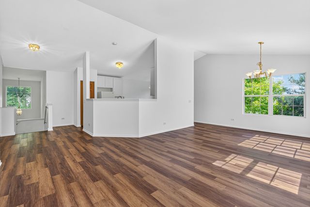 24038 W Walnut Circle 24038, Plainfield, IL 60585