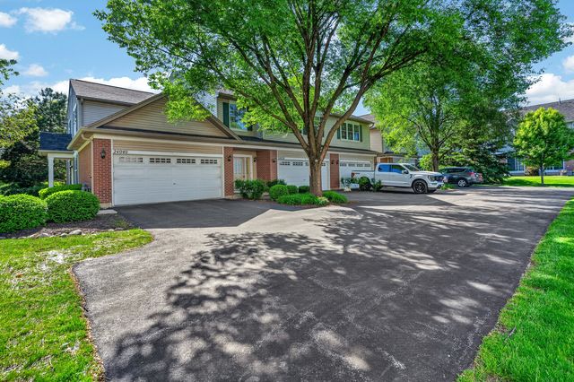 24038 W Walnut Circle 24038, Plainfield, IL 60585