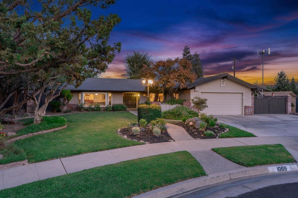 Image 1 of property listing at 1069 W Mesa Court, Fresno, CA 93711