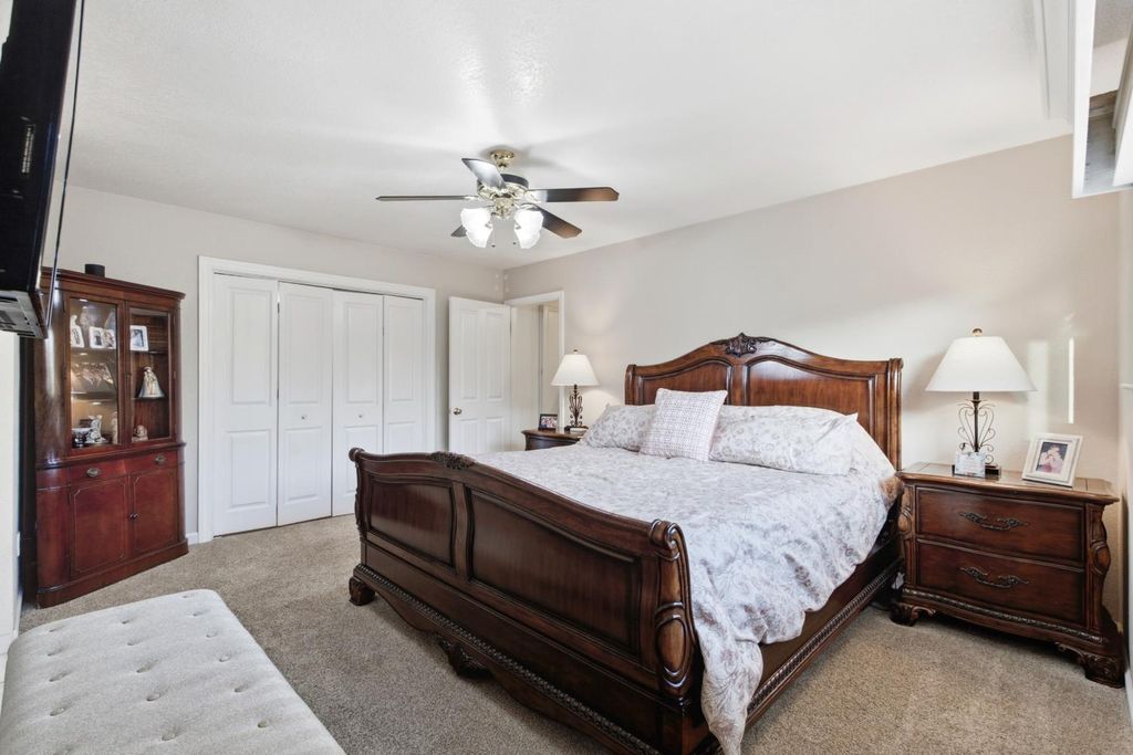 Image 32 of property listing at 1069 W Mesa Court, Fresno, CA 93711