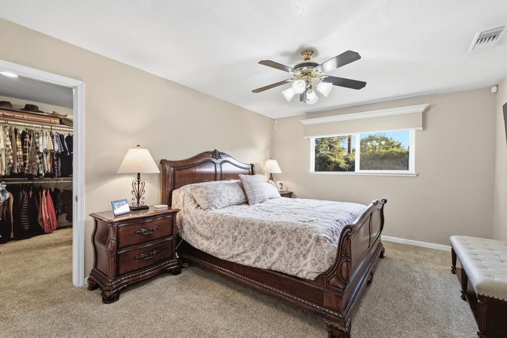 Image 33 of property listing at 1069 W Mesa Court, Fresno, CA 93711