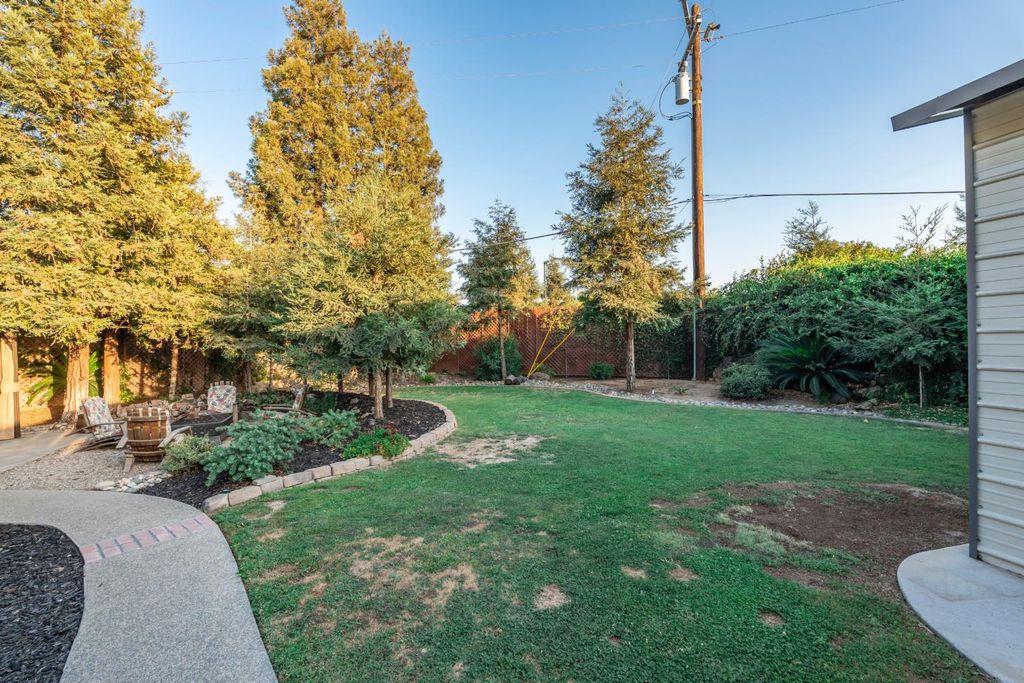 Image 46 of property listing at 1069 W Mesa Court, Fresno, CA 93711