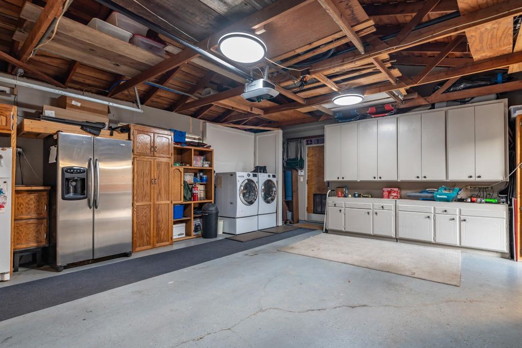 Image 48 of property listing at 1069 W Mesa Court, Fresno, CA 93711