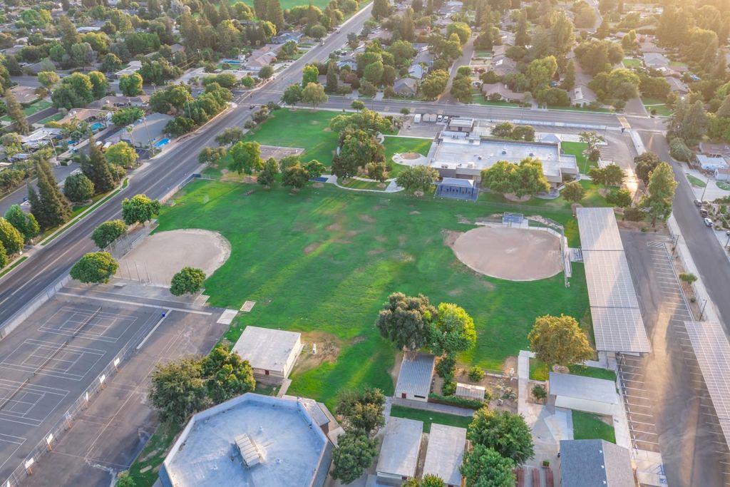 Image 56 of property listing at 1069 W Mesa Court, Fresno, CA 93711