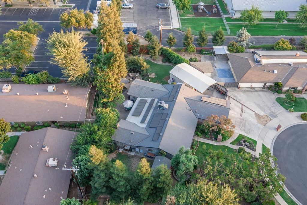 Image 59 of property listing at 1069 W Mesa Court, Fresno, CA 93711