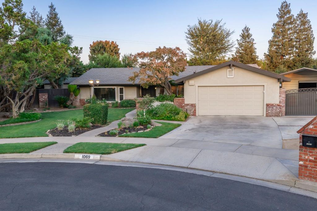 Image 62 of property listing at 1069 W Mesa Court, Fresno, CA 93711