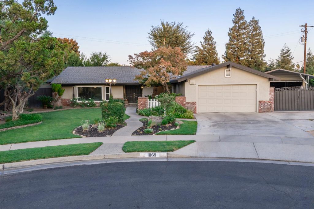 Image 63 of property listing at 1069 W Mesa Court, Fresno, CA 93711