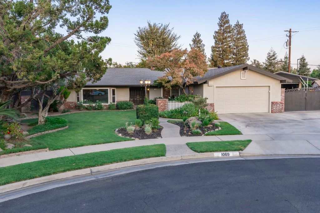 Image 64 of property listing at 1069 W Mesa Court, Fresno, CA 93711