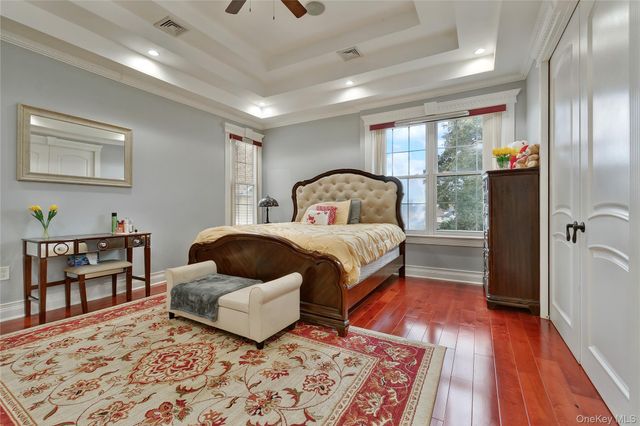 19319 109th Road, Saint Albans, NY 11412