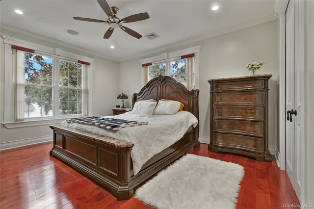 19319 109th Road, Saint Albans, NY 11412