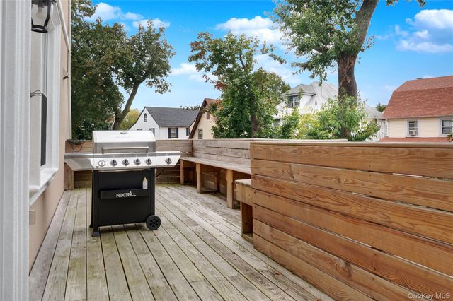 19319 109th Road, Saint Albans, NY 11412