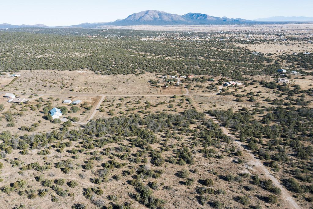 Image 6 of property listing at 71 Sunset Boulevard, Edgewood, NM 87015