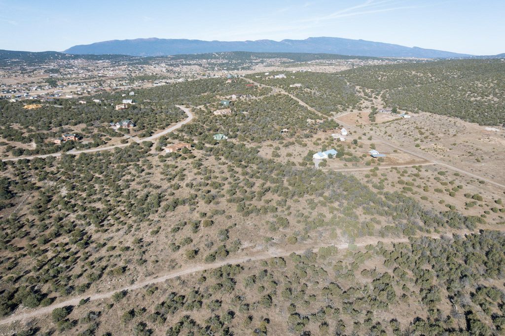 Image 7 of property listing at 71 Sunset Boulevard, Edgewood, NM 87015