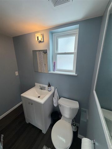 115 Linhart Street, Novi, MI 48377