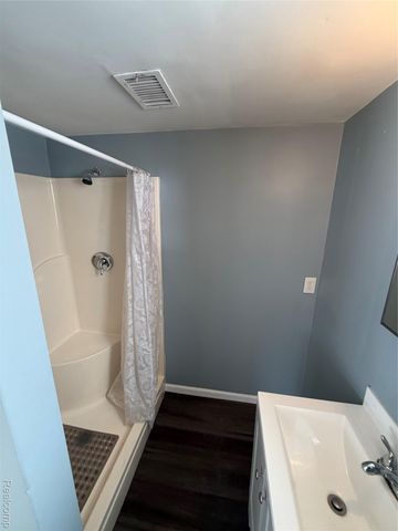 115 Linhart Street, Novi, MI 48377