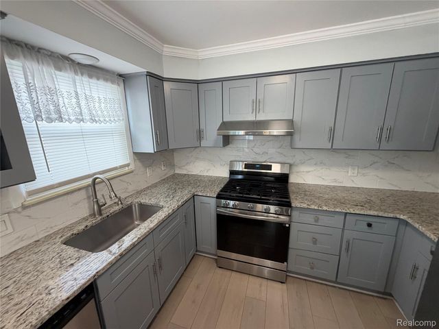 115 Linhart Street, Novi, MI 48377