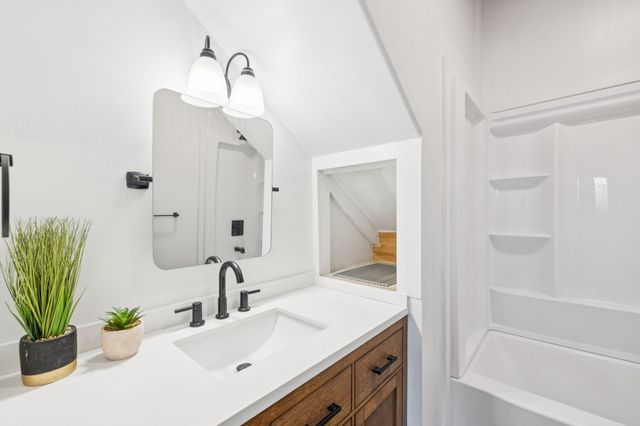 232 Covenant Ln, Mcminnville, TN 37110