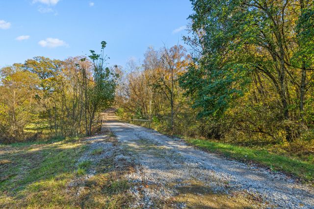 232 Covenant Ln, Mcminnville, TN 37110