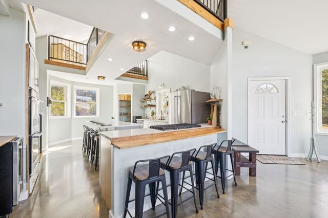 232 Covenant Ln, Mcminnville, TN 37110