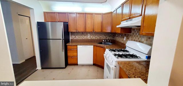 2 FEILER CT, Lawrence Township, NJ 08648