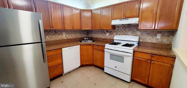 2 FEILER CT, Lawrence Township, NJ 08648