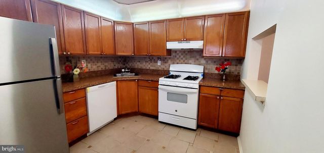 2 FEILER CT, Lawrence Township, NJ 08648