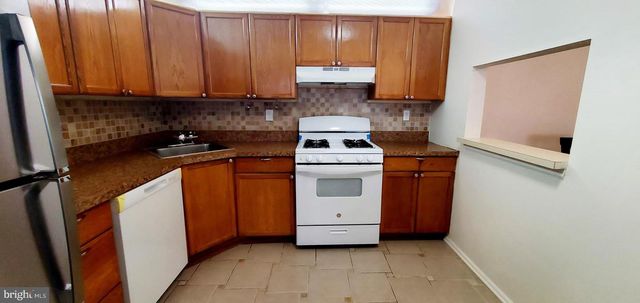 2 FEILER CT, Lawrence Township, NJ 08648