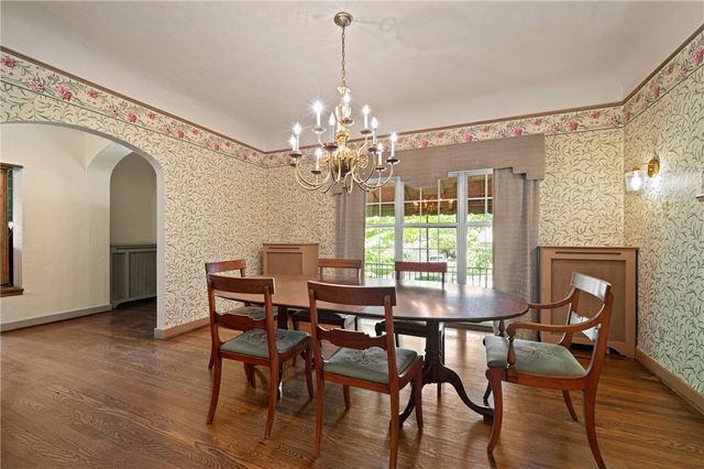1371 Navahoe Drive, Mt Lebanon, PA 15228