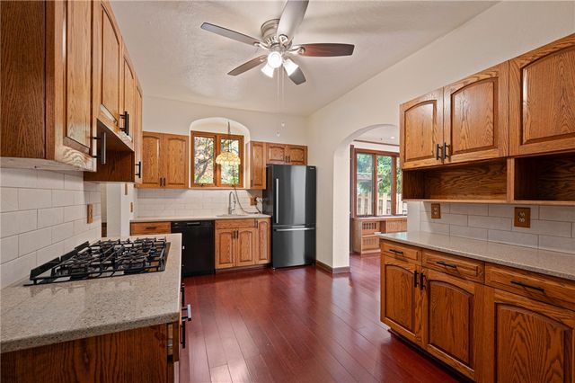 1371 Navahoe Drive, Mt Lebanon, PA 15228