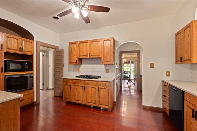 1371 Navahoe Drive, Mt Lebanon, PA 15228