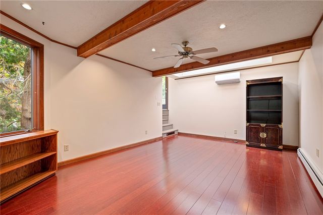 1371 Navahoe Drive, Mt Lebanon, PA 15228
