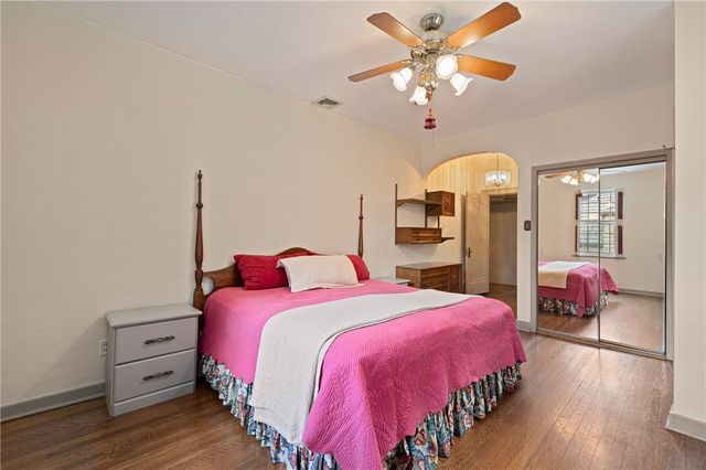 1371 Navahoe Drive, Mt Lebanon, PA 15228