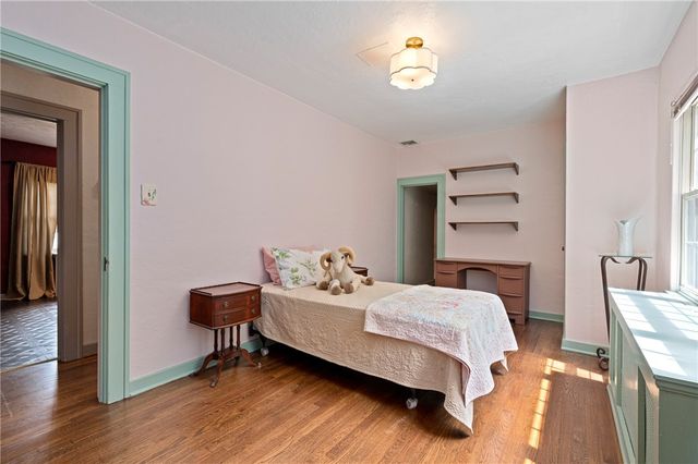 1371 Navahoe Drive, Mt Lebanon, PA 15228