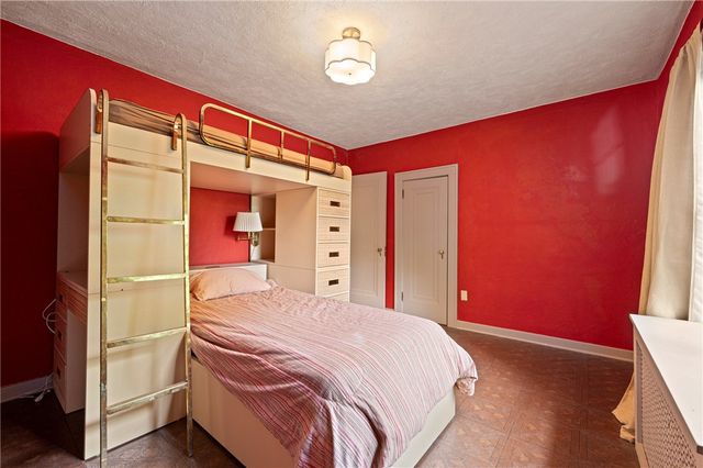 1371 Navahoe Drive, Mt Lebanon, PA 15228