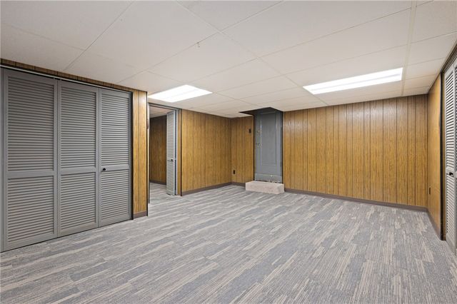 1371 Navahoe Drive, Mt Lebanon, PA 15228
