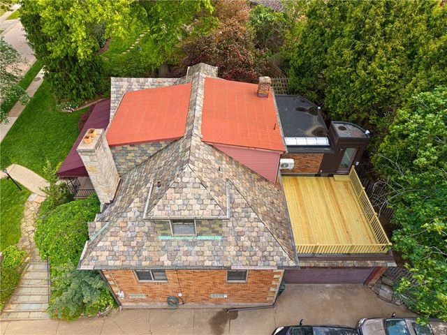1371 Navahoe Drive, Mt Lebanon, PA 15228