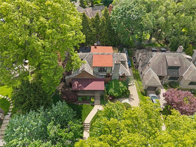 1371 Navahoe Drive, Mt Lebanon, PA 15228