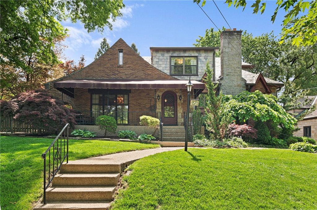 1371 Navahoe Drive, Mt Lebanon, PA 15228