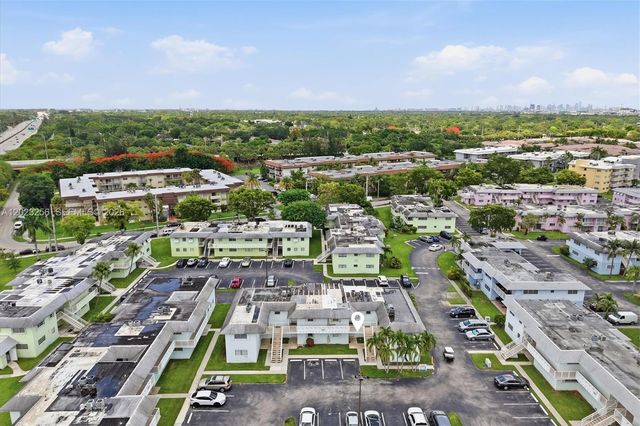 7680 SW 82nd St H121, Miami, FL 33143