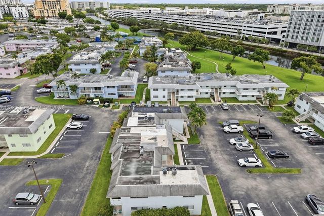 7680 SW 82nd St H121, Miami, FL 33143