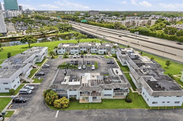 7680 SW 82nd St H121, Miami, FL 33143