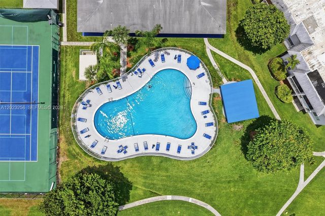7680 SW 82nd St H121, Miami, FL 33143
