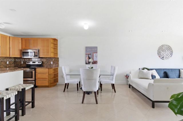 7680 SW 82nd St H121, Miami, FL 33143