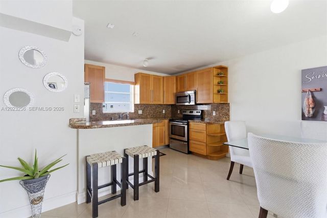 7680 SW 82nd St H121, Miami, FL 33143